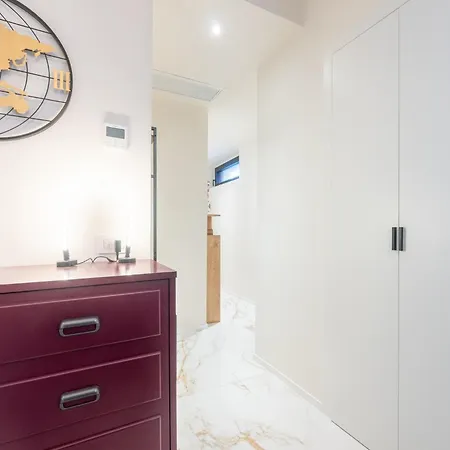 Guesthost - Piazza Garibaldi Lovely Flat Apartment Parma