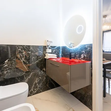 Apartment Guesthost - Piazza Garibaldi Lovely Flat Parma