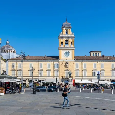 Guesthost - Piazza Garibaldi Lovely Flat Apartment *