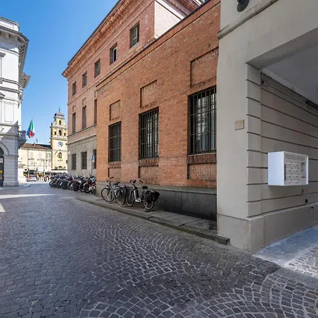 Guesthost - Piazza Garibaldi Lovely Flat Apartment *